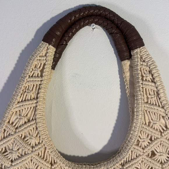 Banana Republic Cream Tote Bag - Picture 2 of 10